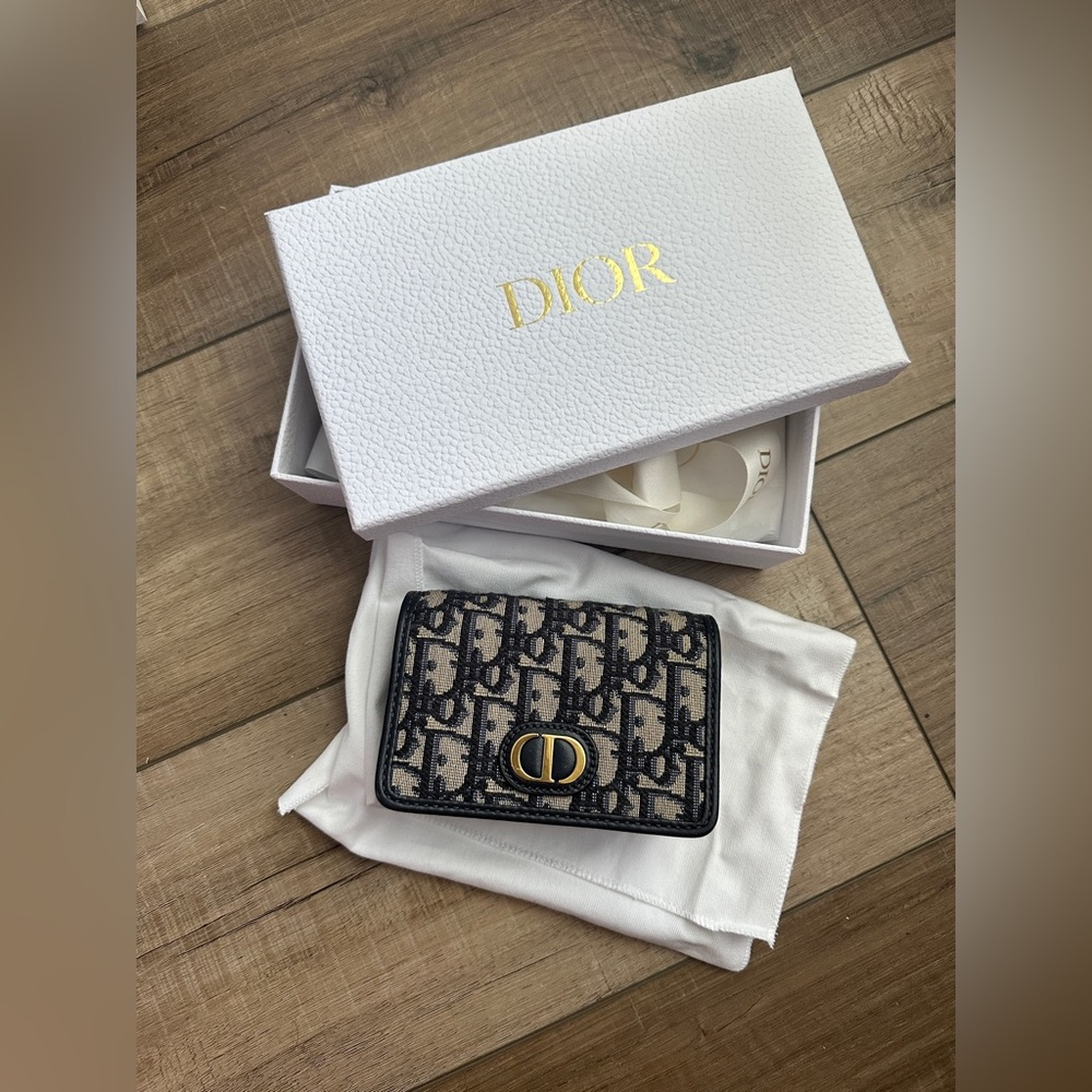Dior | 30 Montaigne Nano Pouch